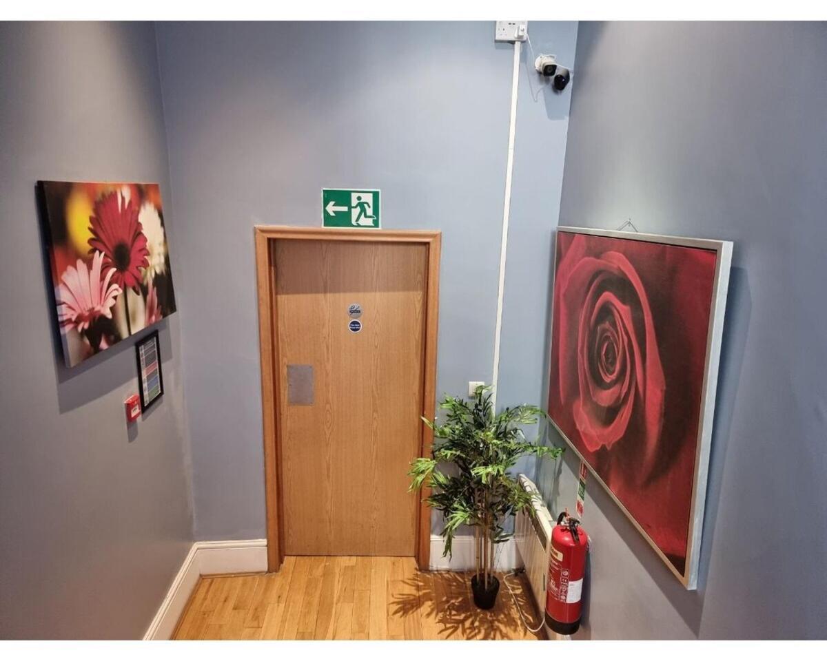 Apartament F101-First Floor Flat Fits 3 Near Hyde Park Londyn Zewnętrze zdjęcie